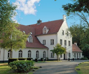 Drakenburg, Baarn hoofdgebouw